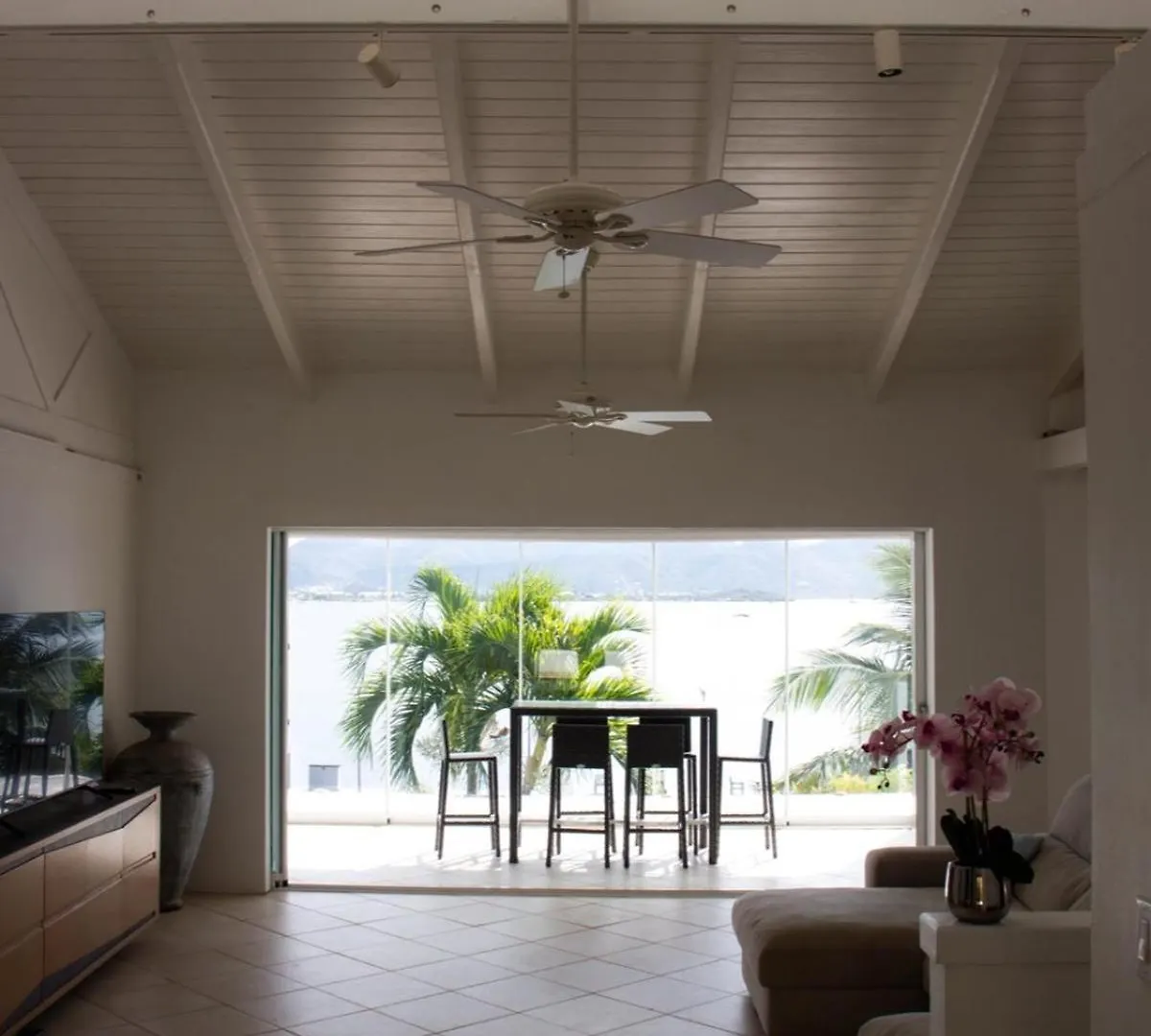 Villa C'Est La Vue, 2 Bedrooms Pool And Jacuzzi Les Terres Basses