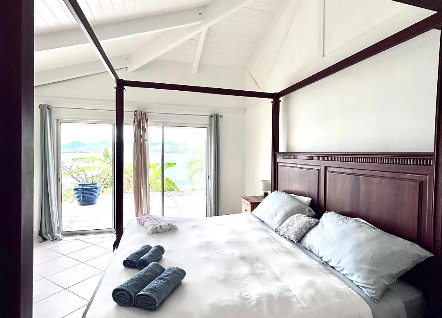 Villa C'Est La Vue, 2 Bedrooms Pool And Jacuzzi Les Terres Basses 0*,  Sint Maarten